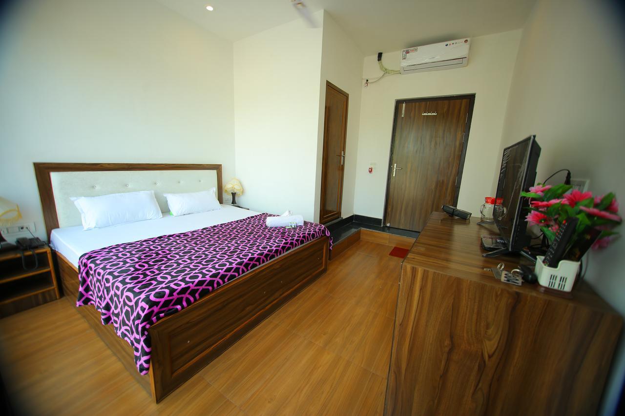 Osakataj Hotel Agra  Exterior photo
